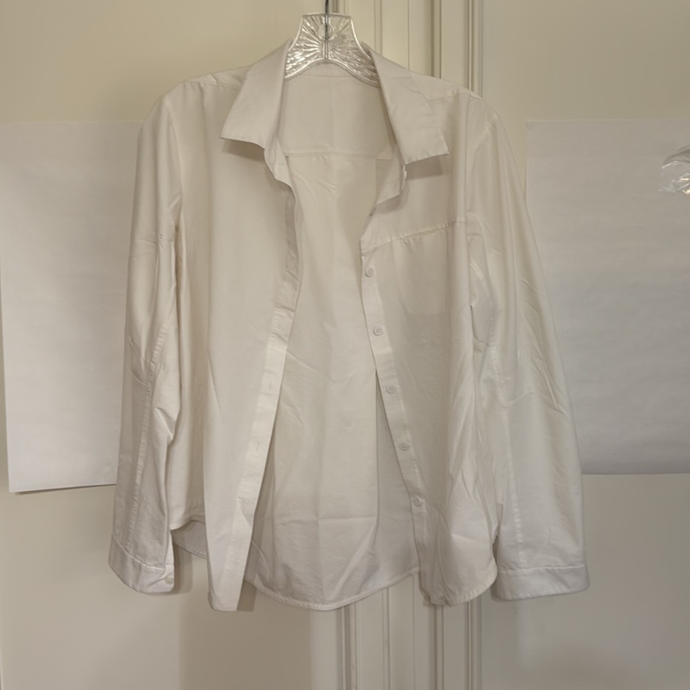 Lululemon full day ahead  Long Sleeve Buttondown Shirt in WHITE. Size 8 no Tag